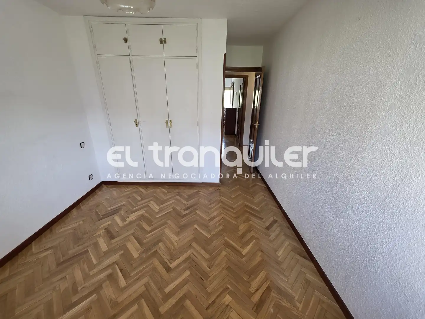 Bedroom of Flat for rent in Madrid  with Parquet flooring, Terrace and Furnished