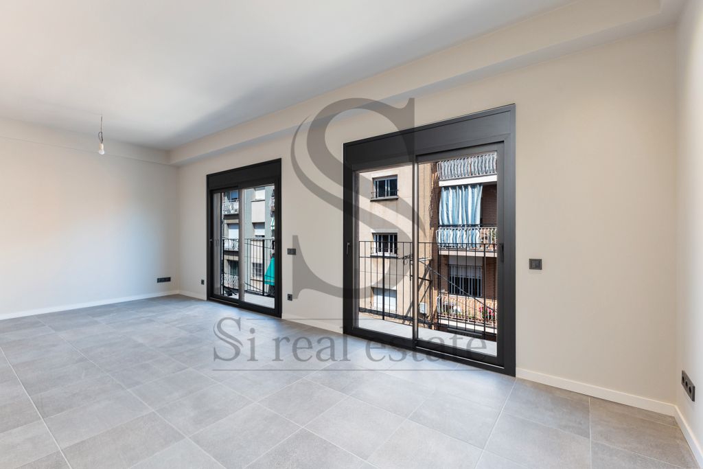 Exterior view of Flat for sale in Santa Coloma de Gramenet  with Terrace and Balcony