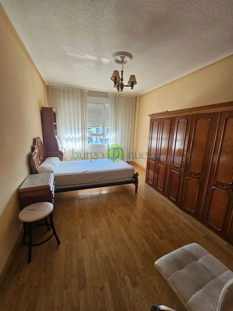 Dormitori de Casa o xalet en venda en Sariegos amb Calefacció, Terrassa i Balcó
