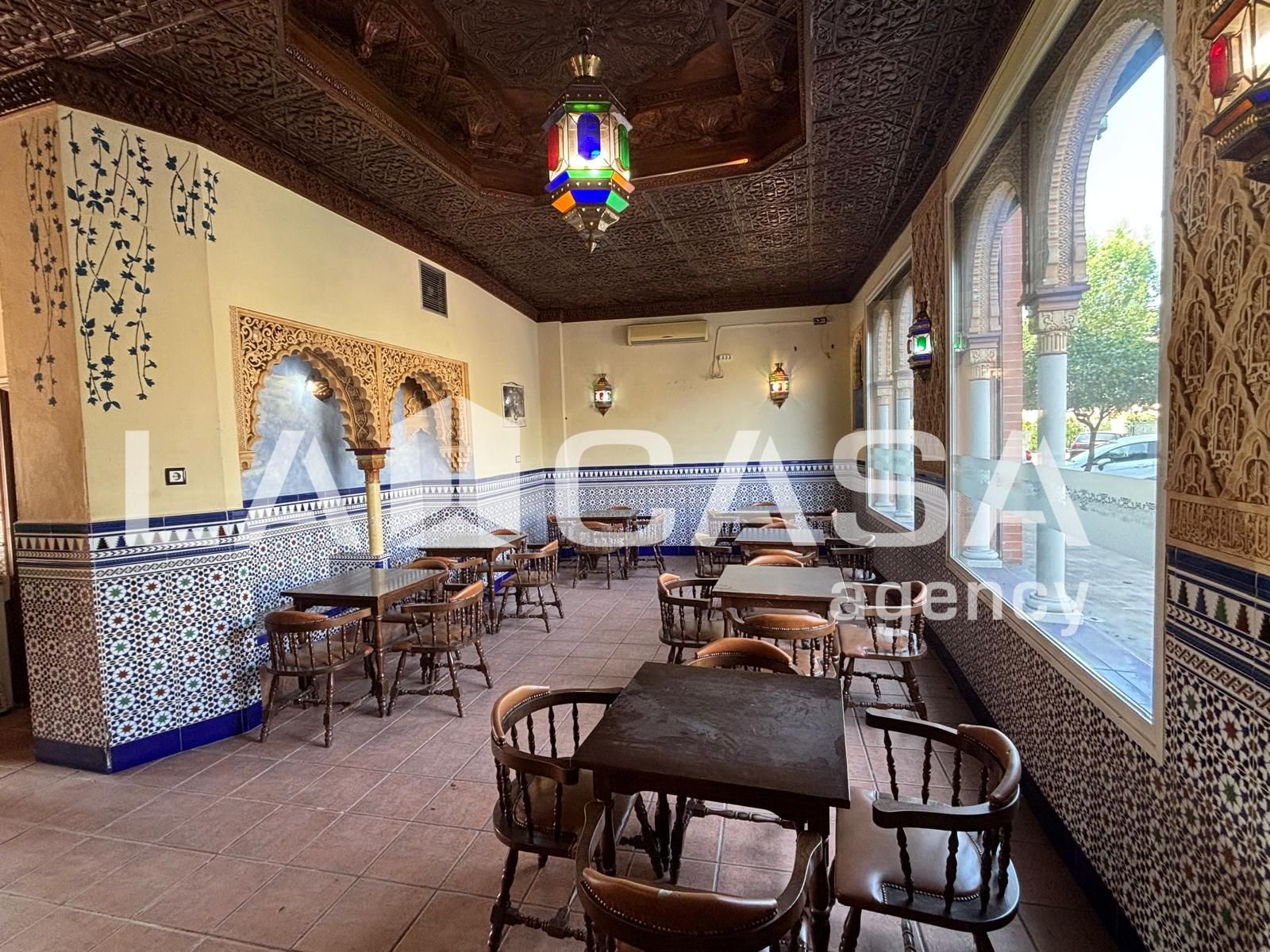 Premises for sale in Montequinto