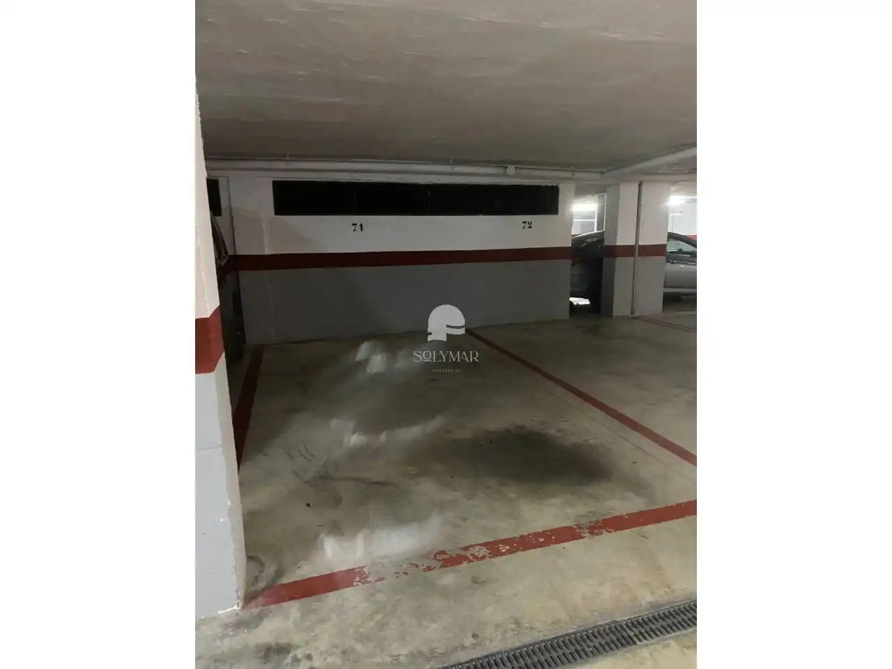 Parking de Piso de alquiler en Vélez-Málaga con Aire acondicionado, Terraza y Amueblado