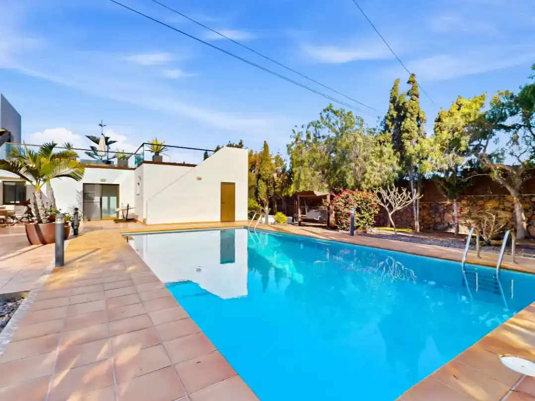 Piscina de Finca rústica en venda en La Oliva amb Jardí privat i Piscina