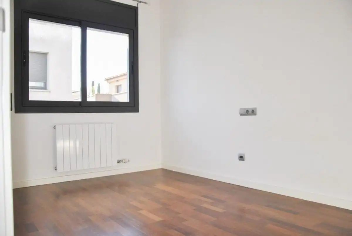 Dormitori de Casa o xalet en venda en Cunit amb Calefacció, Jardí privat i Parquet