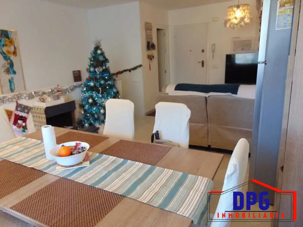Comedor de Piso en venta en Garrucha con Aire acondicionado, Trastero y Piscina comunitaria