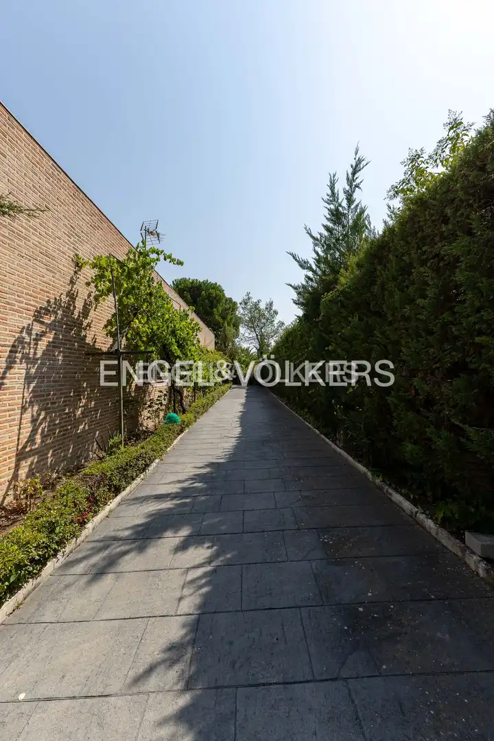 Exterior view of Houses for sale in Majadahonda  with Air Conditioner, Heating and Private garden