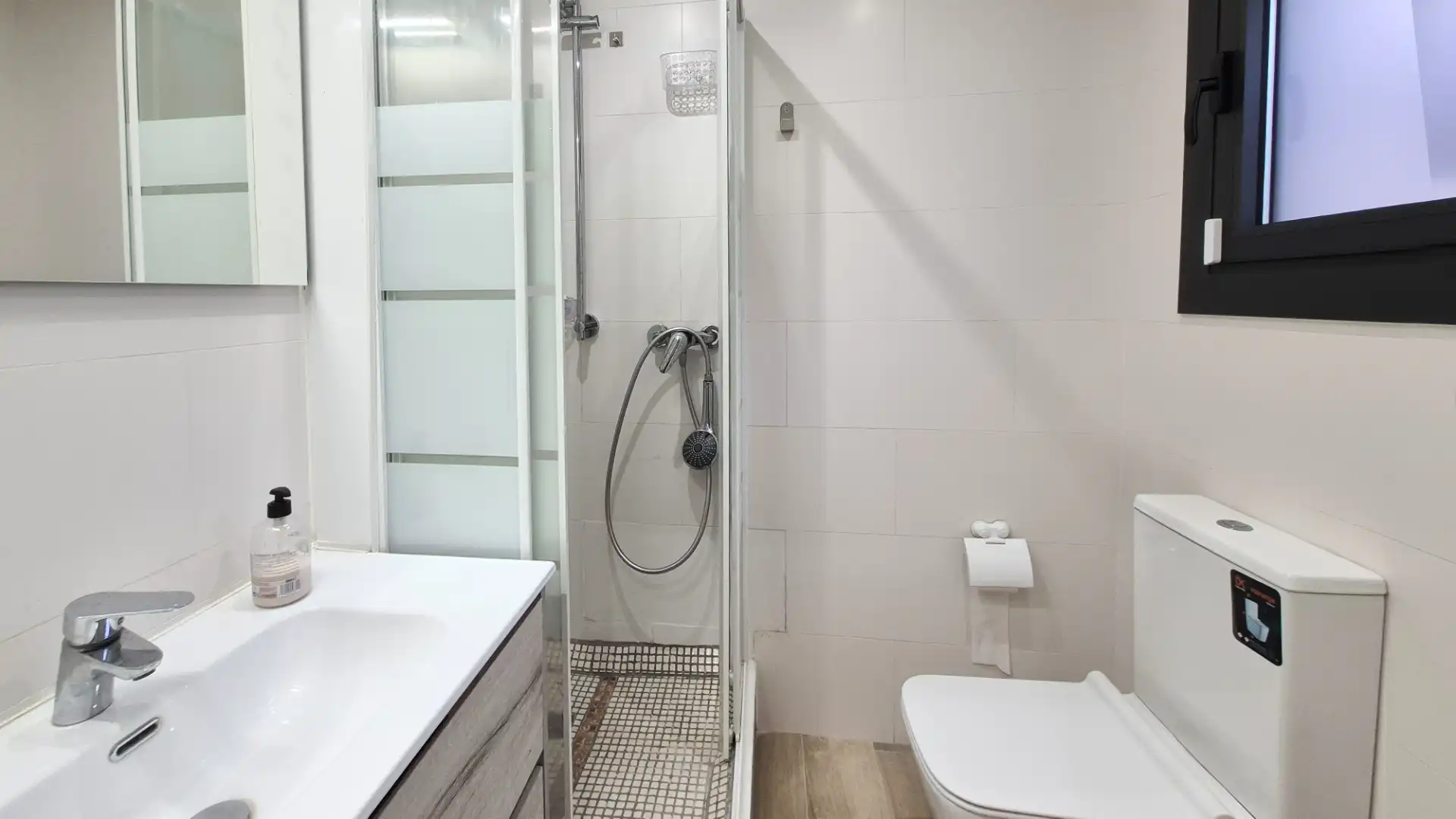 Baño de Casa o chalet en venta en Rubí con Aire acondicionado, Calefacción y Jardín privado