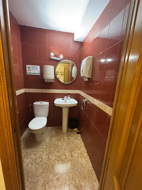 Business premises for sale in Carrer de Beatríz Tortosa, imagen 8