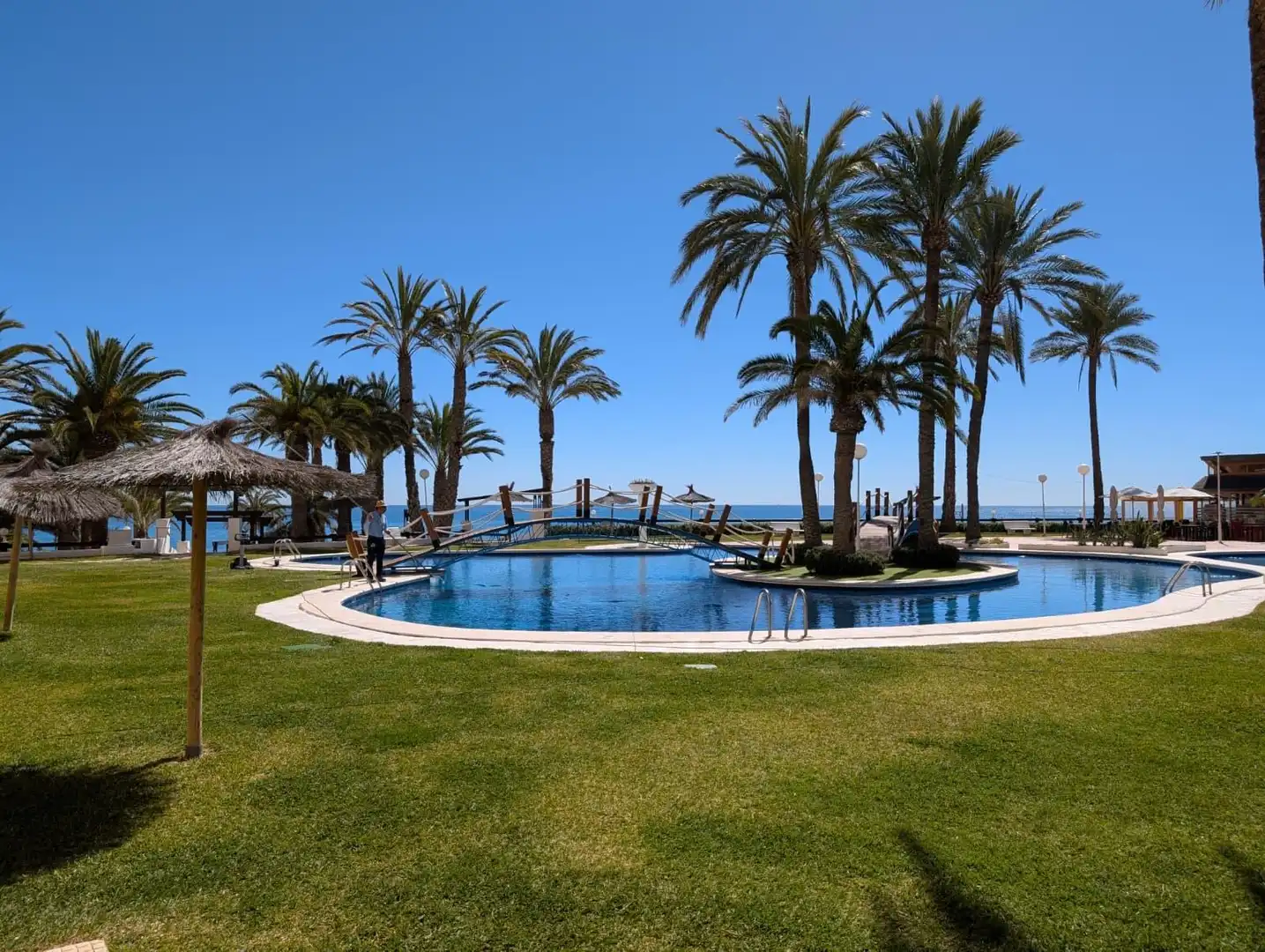 Piscina de Apartament en venda en El Campello amb Jardí privat, Terrassa i Piscina comunitària
