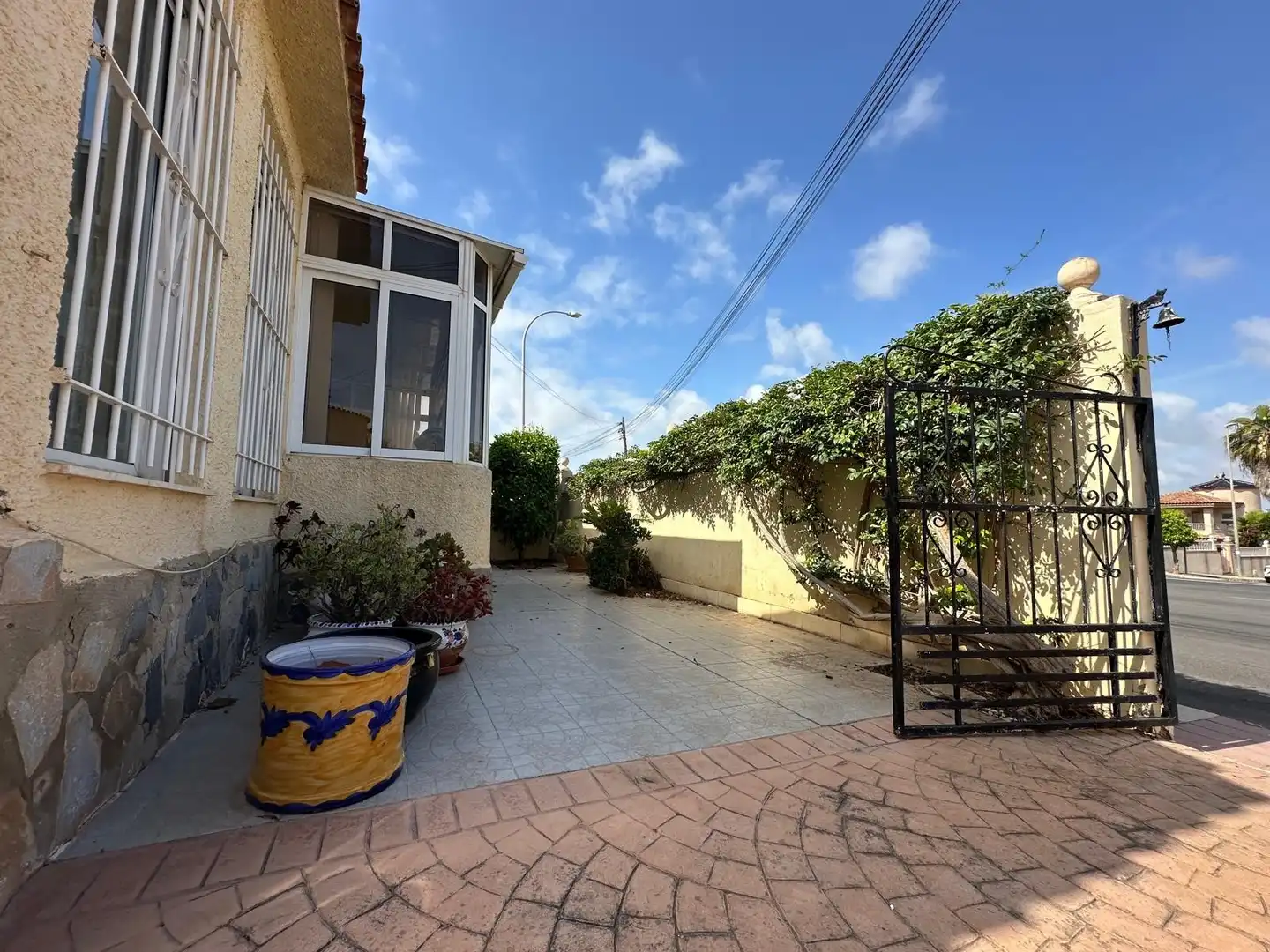 Vista exterior de Casa o xalet en venda en San Fulgencio amb Aire condicionat, Terrassa i Traster
