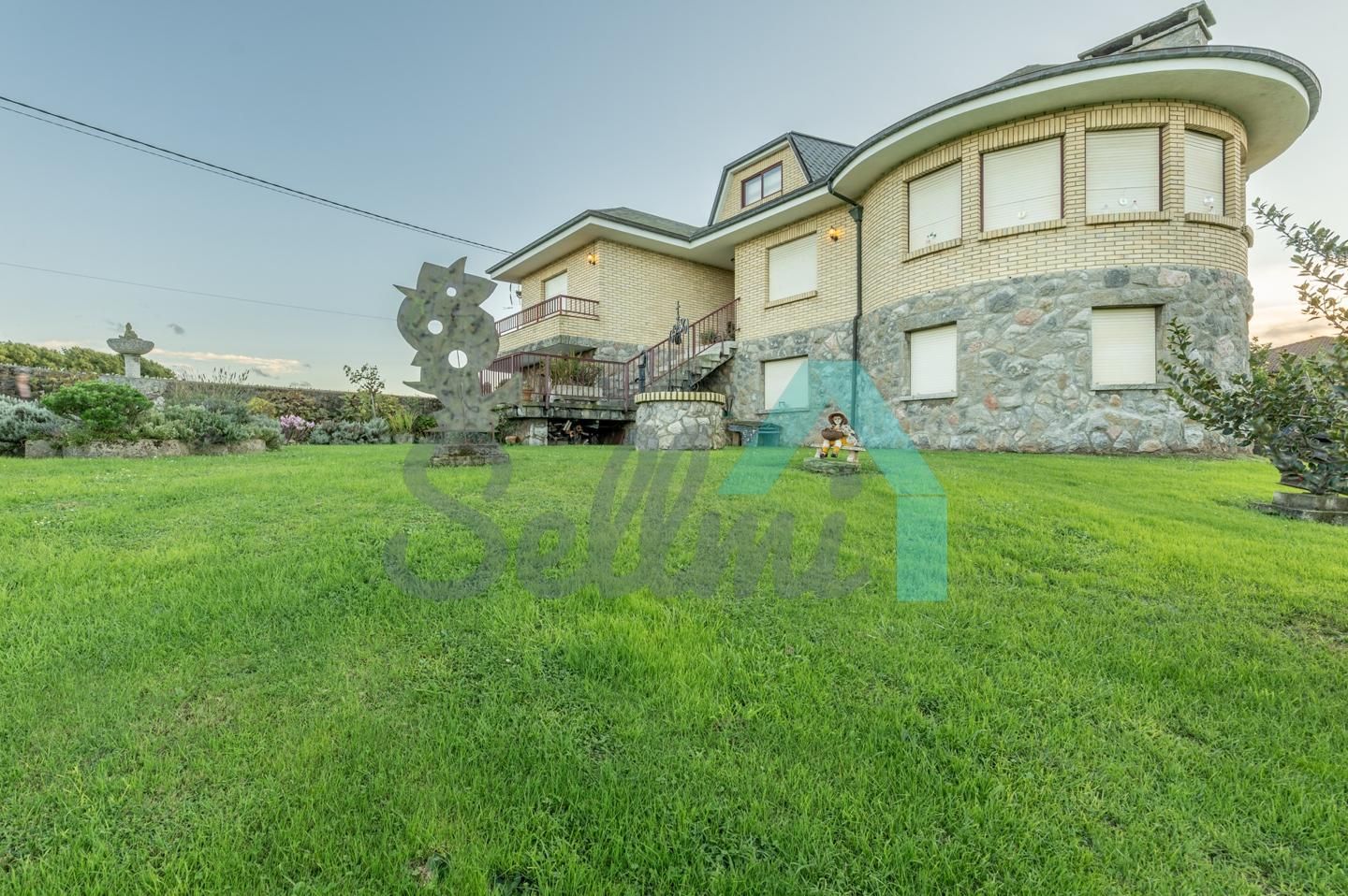 Vista exterior de Casa o xalet en venda en Gozón amb Calefacció, Jardí privat i Parquet