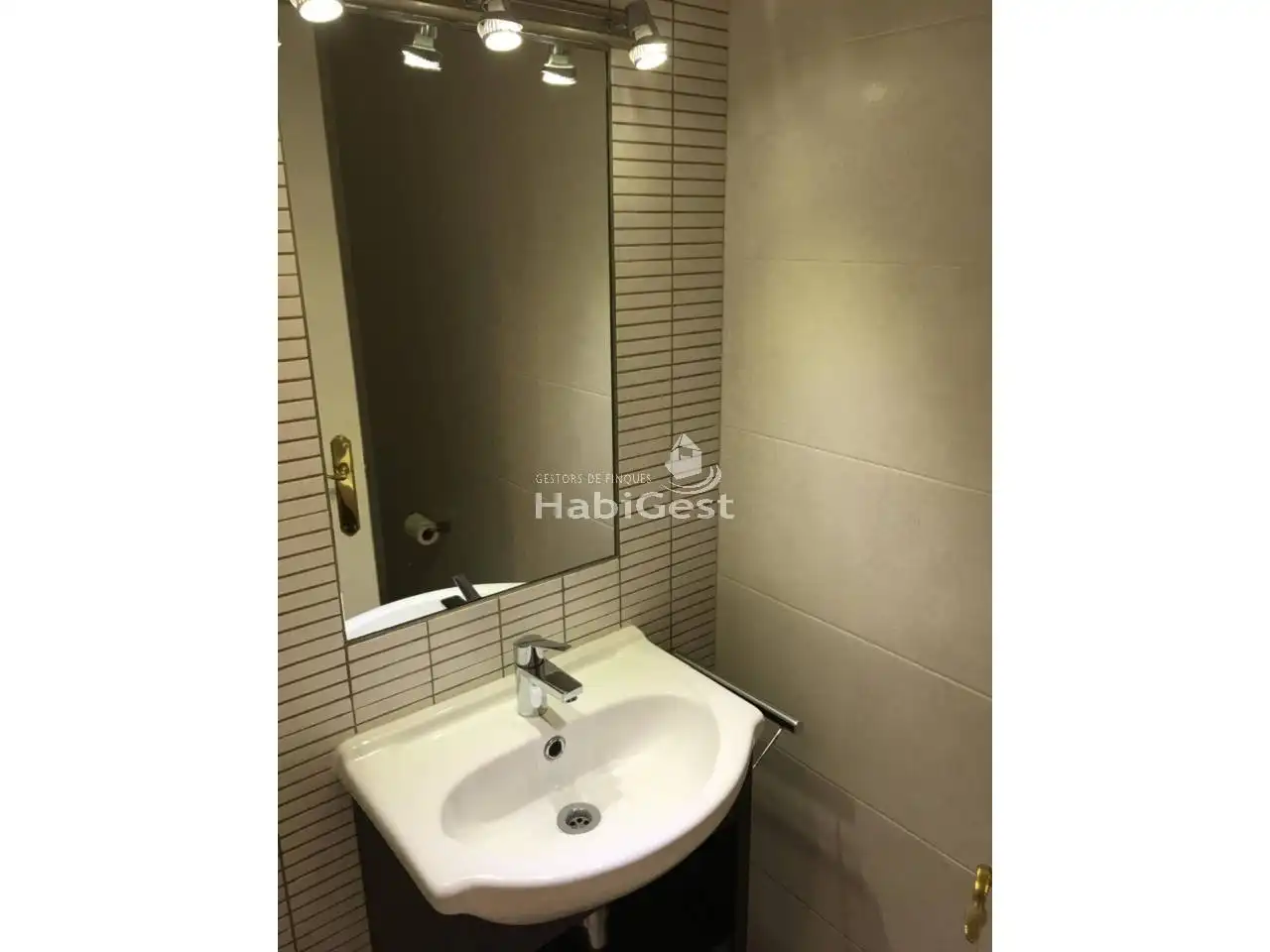Baño de Casa adosada de alquiler en Quart con Aire acondicionado, Calefacción y Terraza