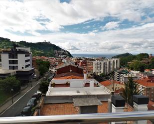 Vista exterior de Casa o xalet en venda en Donostia - San Sebastián  amb Calefacció, Terrassa i Balcó