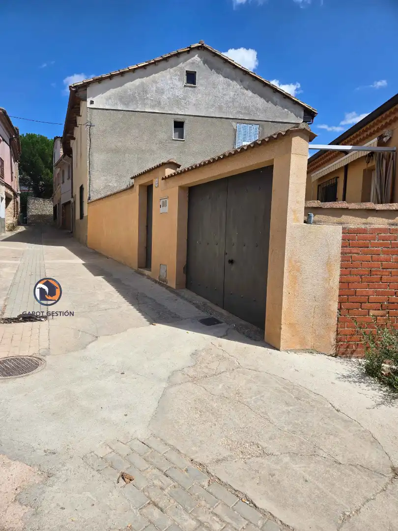 Parking de Casa o chalet en venta en Salmerón con Calefacción y Jardín privado