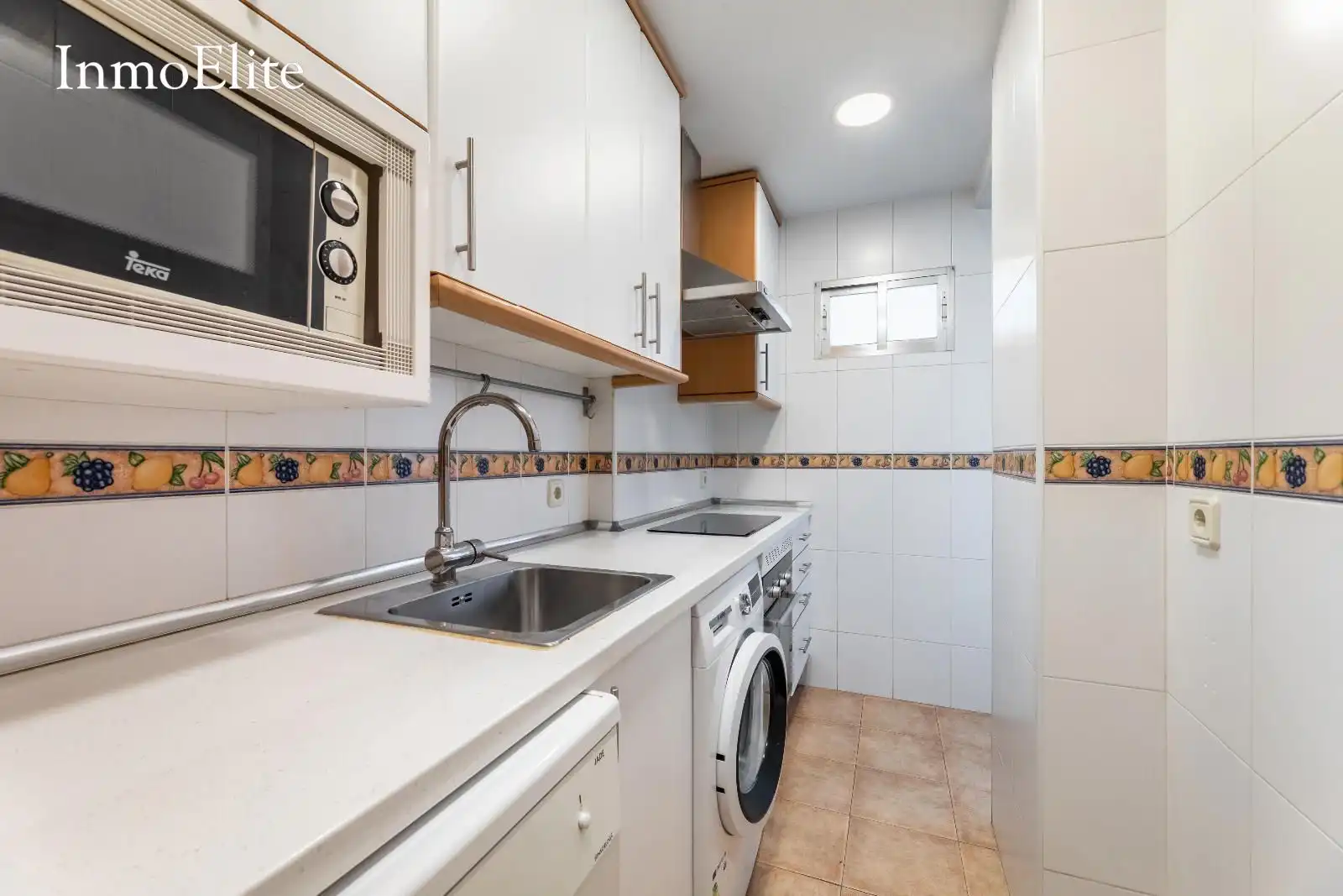 Kitchen of Flat for sale in Madrid  with Heating, Parquet flooring and Storage room