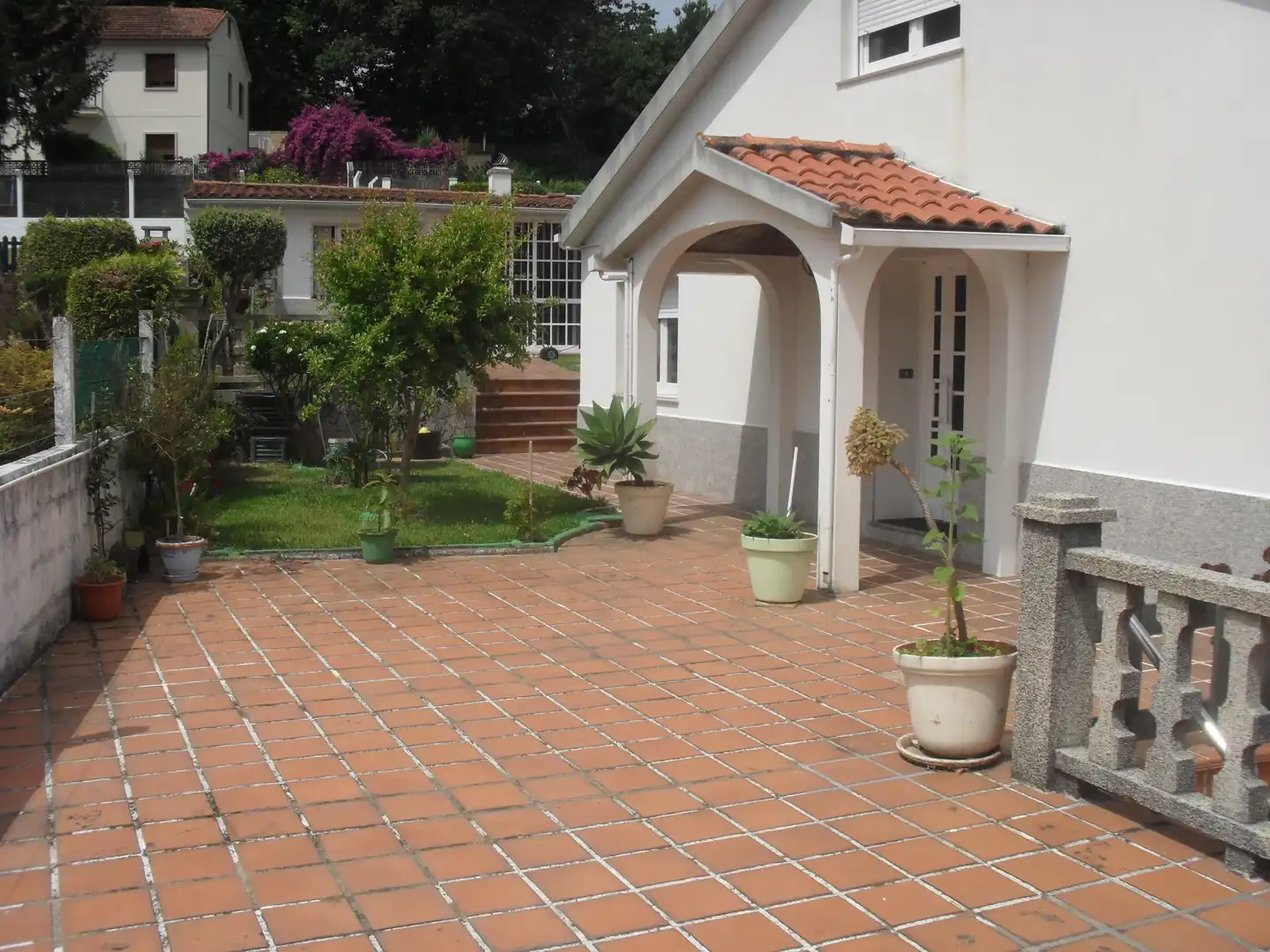 Terrassa de Casa o xalet en venda en Vigo  amb Jardí privat, Terrassa i Traster