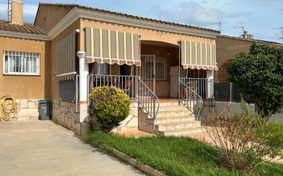 Vista exterior de Casa adosada en venda en Vinaròs amb Jardí privat, Terrassa i Forn