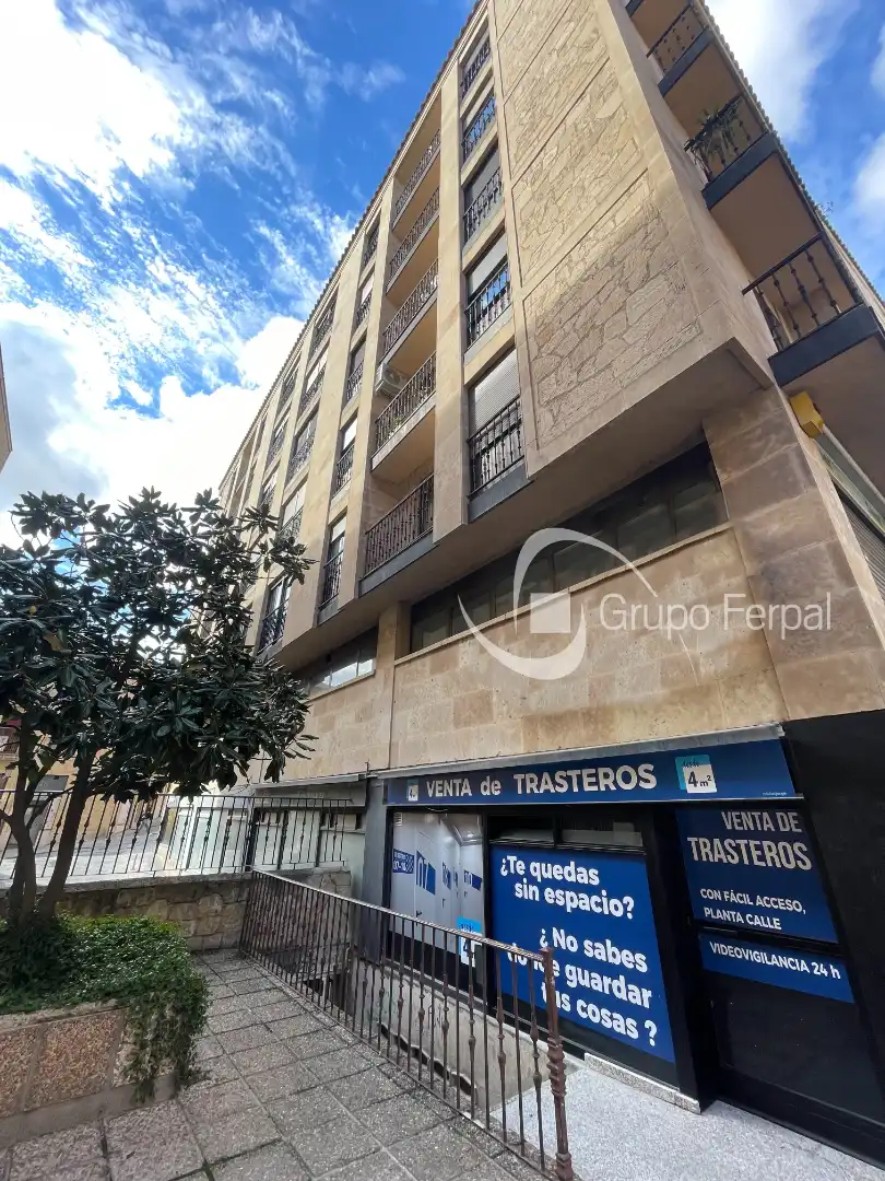Exterior view of Storage room for rent in Salamanca  with Alarm