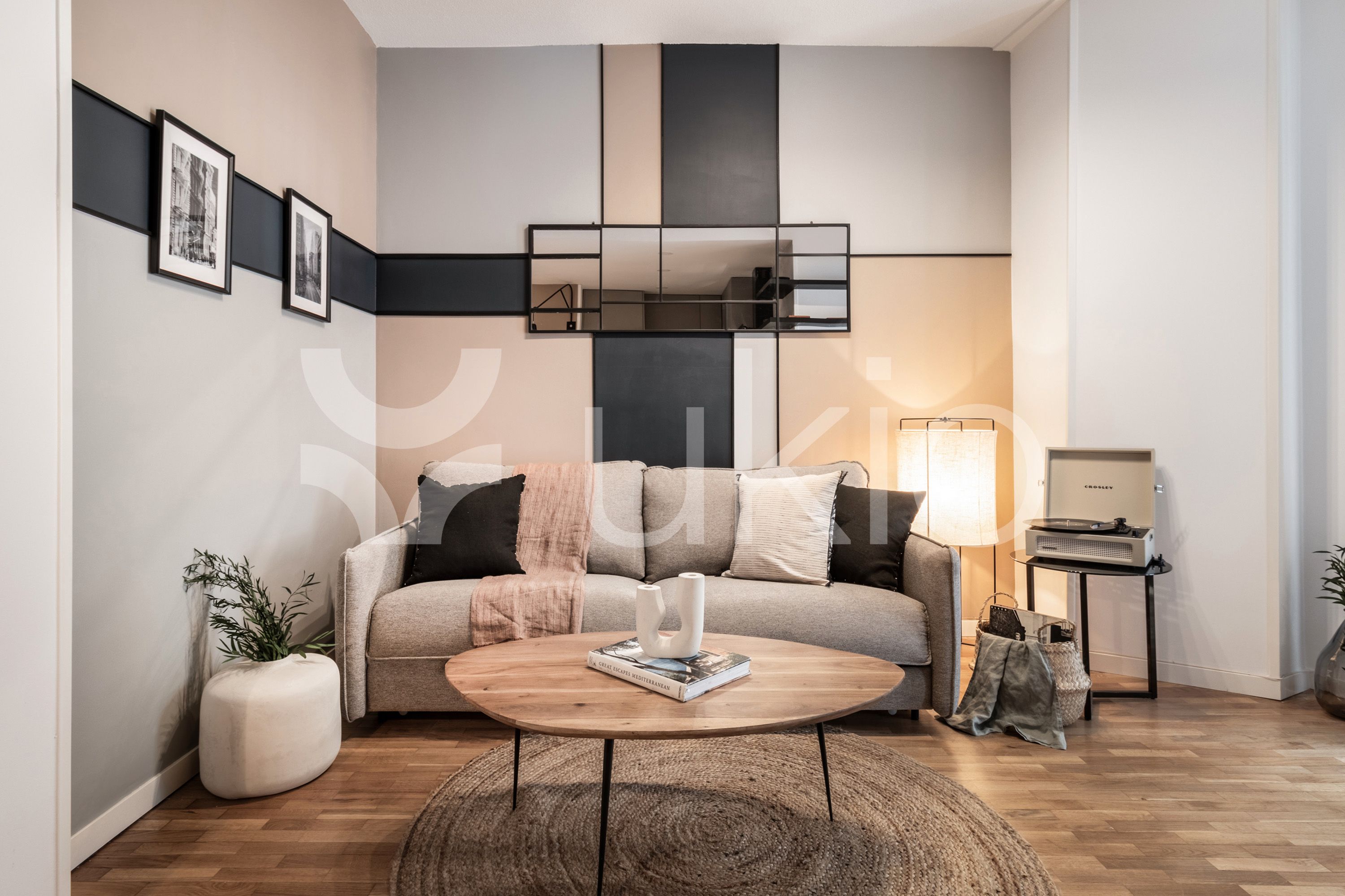 Sala d'estar de Apartament de lloguer en  Madrid Capital amb Aire condicionat, Calefacció i Moblat