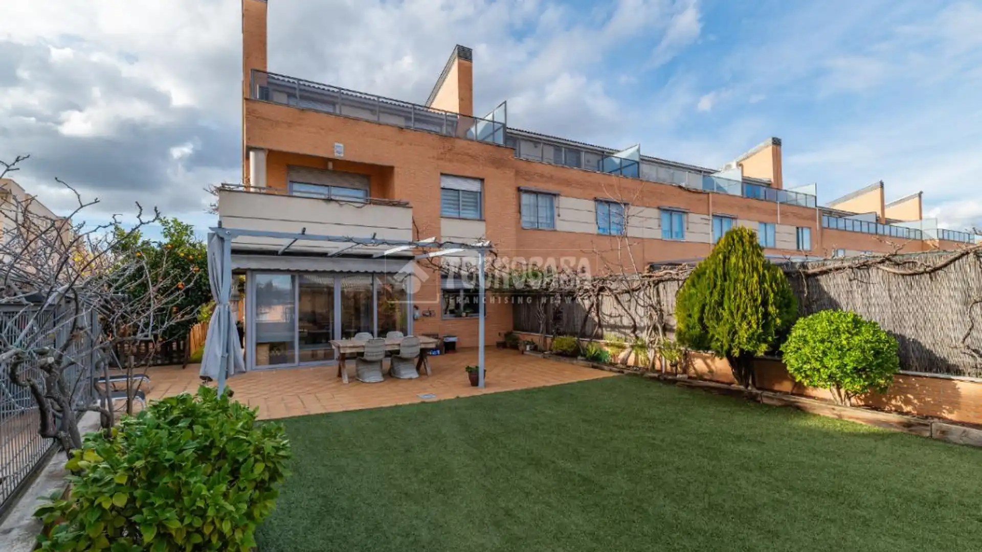 Terraza de Casa adosada en venta en Arroyomolinos (Madrid) con Aire acondicionado, Calefacción y Jardín privado