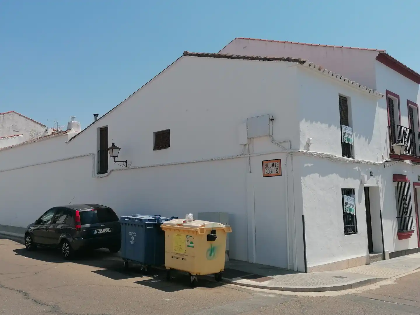 Vista exterior de Casa o xalet en venda en Azuaga amb Terrassa i Balcó