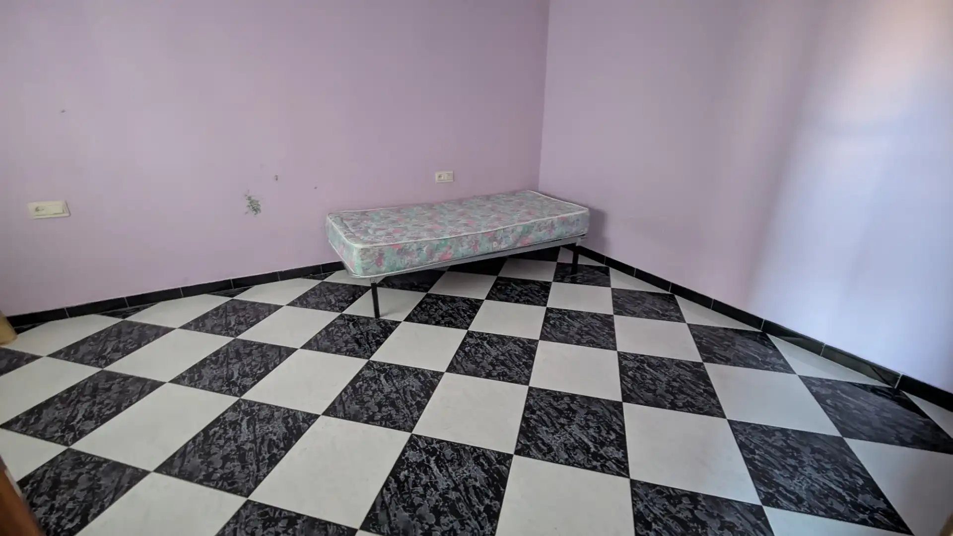 Casa adosada en venta en Las Gabias con Calefacción y Terraza