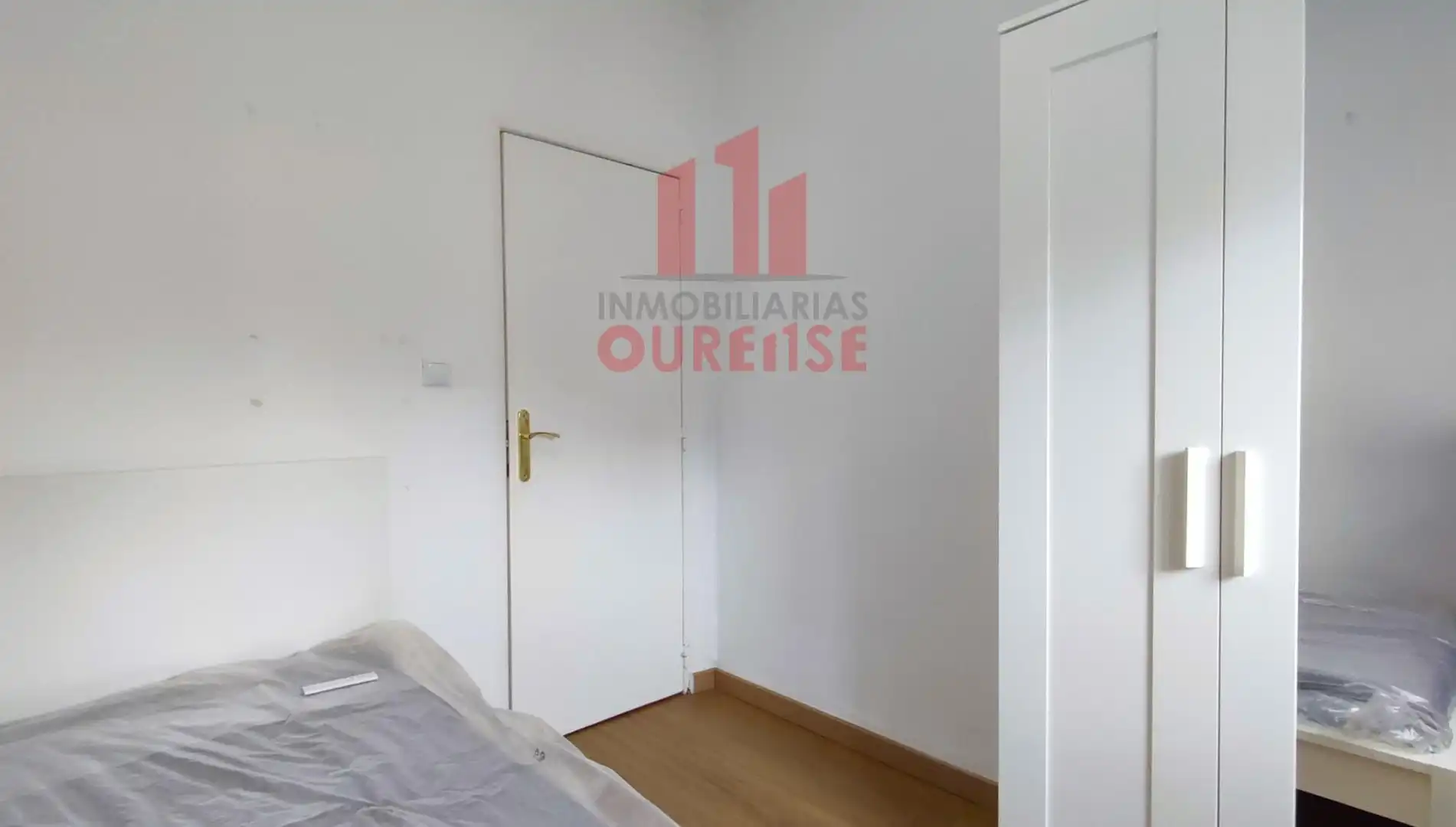 Dormitori de Casa o xalet de lloguer en Ourense Capital  amb Calefacció, Traster i Moblat