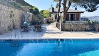 Vista exterior de Casa o xalet en venda en Vallirana amb Calefacció, Jardí privat i Terrassa