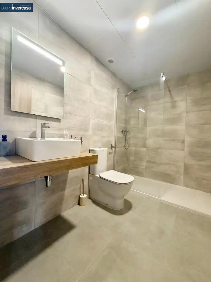 Badezimmer von Wohnung zur Miete in Quart de Poblet mit Klimaanlage, Abstellraum und Möbliert