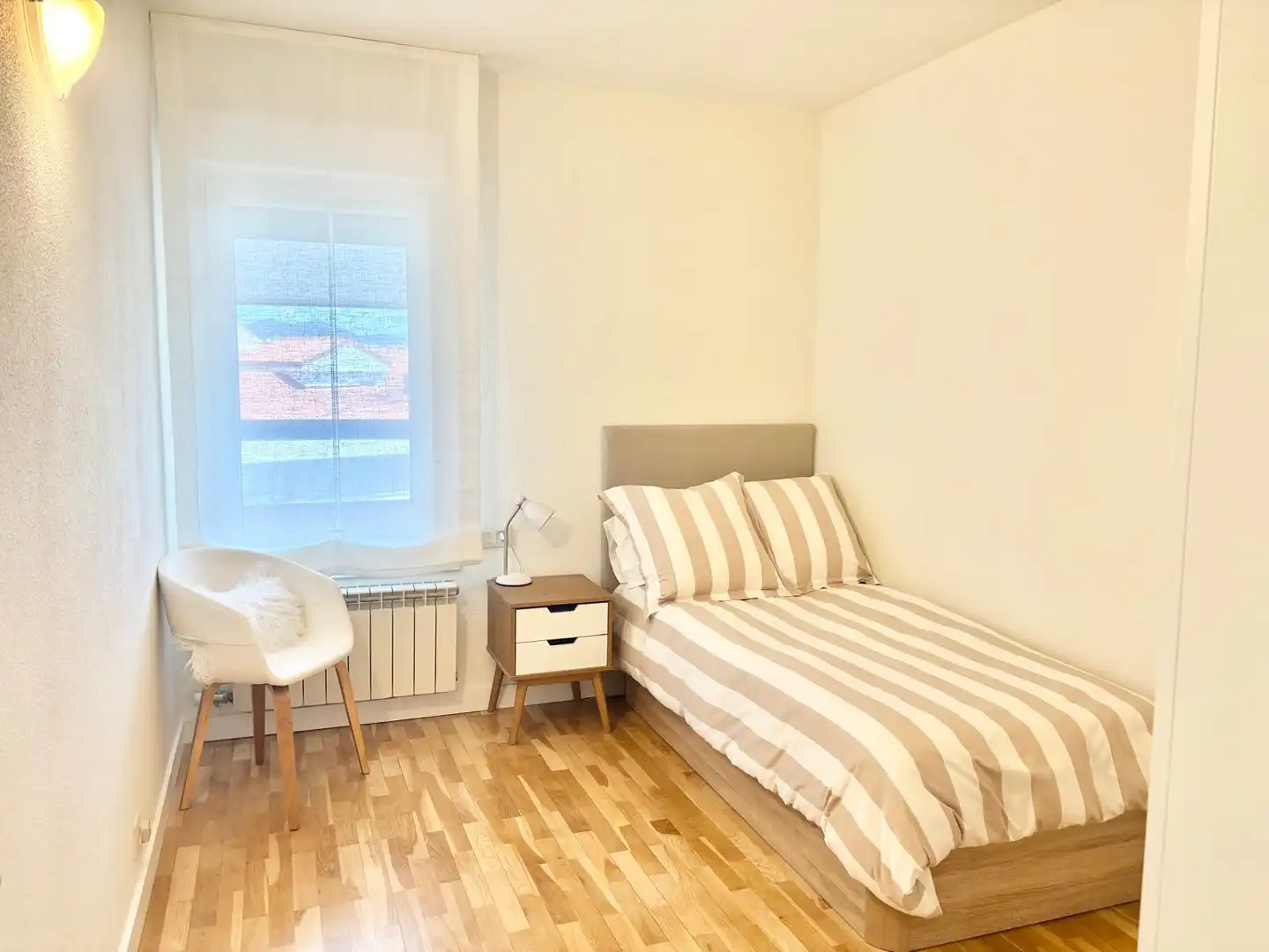 Bedroom of Flat for rent in  Pamplona / Iruña  with Heating, Parquet flooring and Terrace