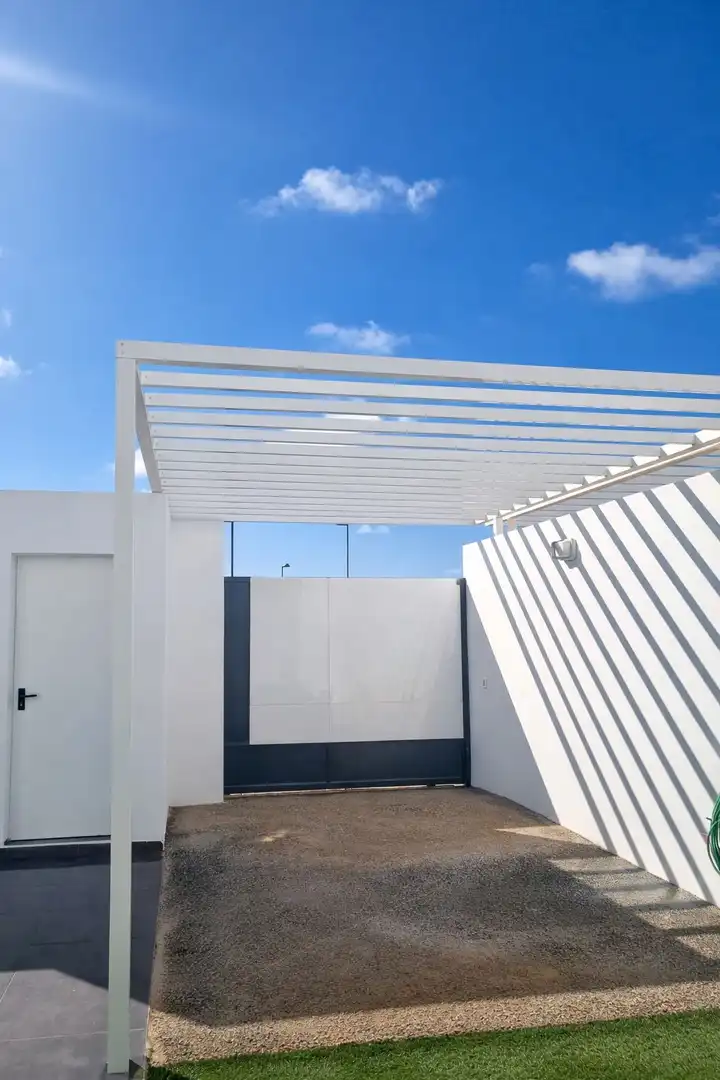Terrassa de Dúplex en venda en La Oliva amb Jardí privat, Traster i Piscina