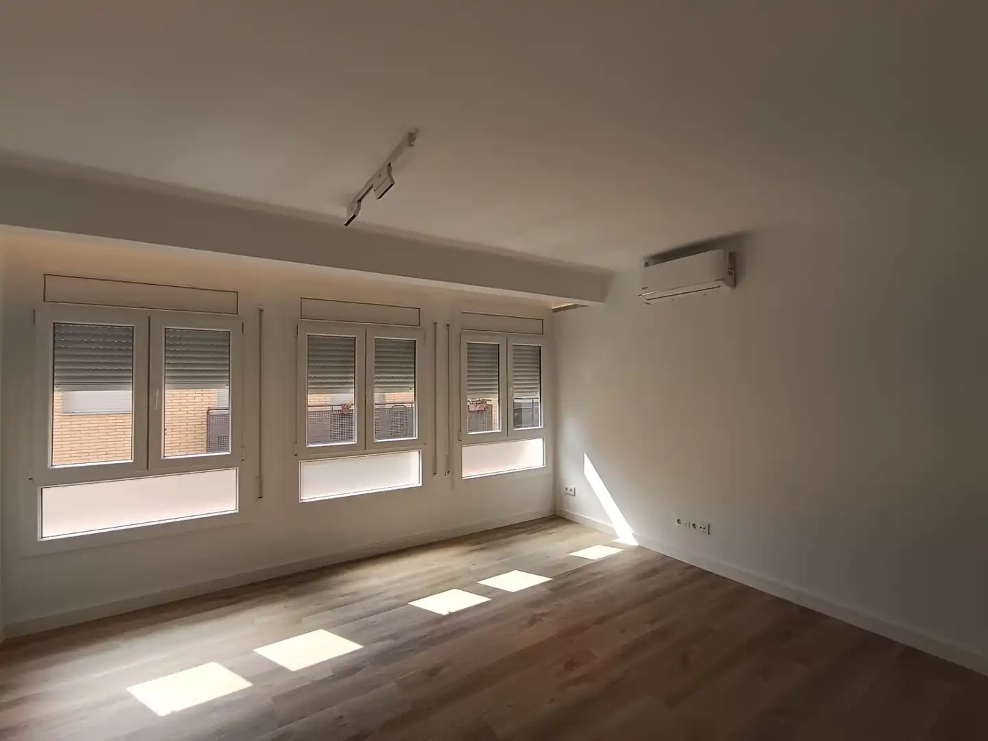 Flat for rent in RIU TERRI, Eixample Sud – Migdia