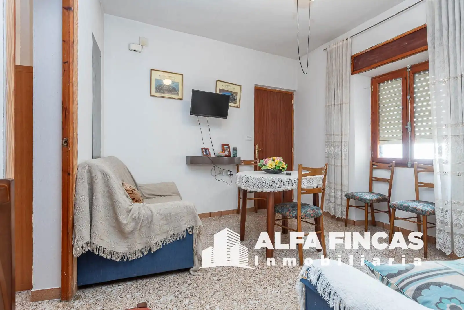 Sala d'estar de Pis en venda en San Clemente amb Jardí privat