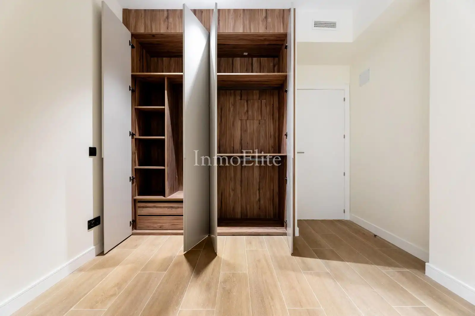 Flat with lift for sale in Diego de León, imagen 39