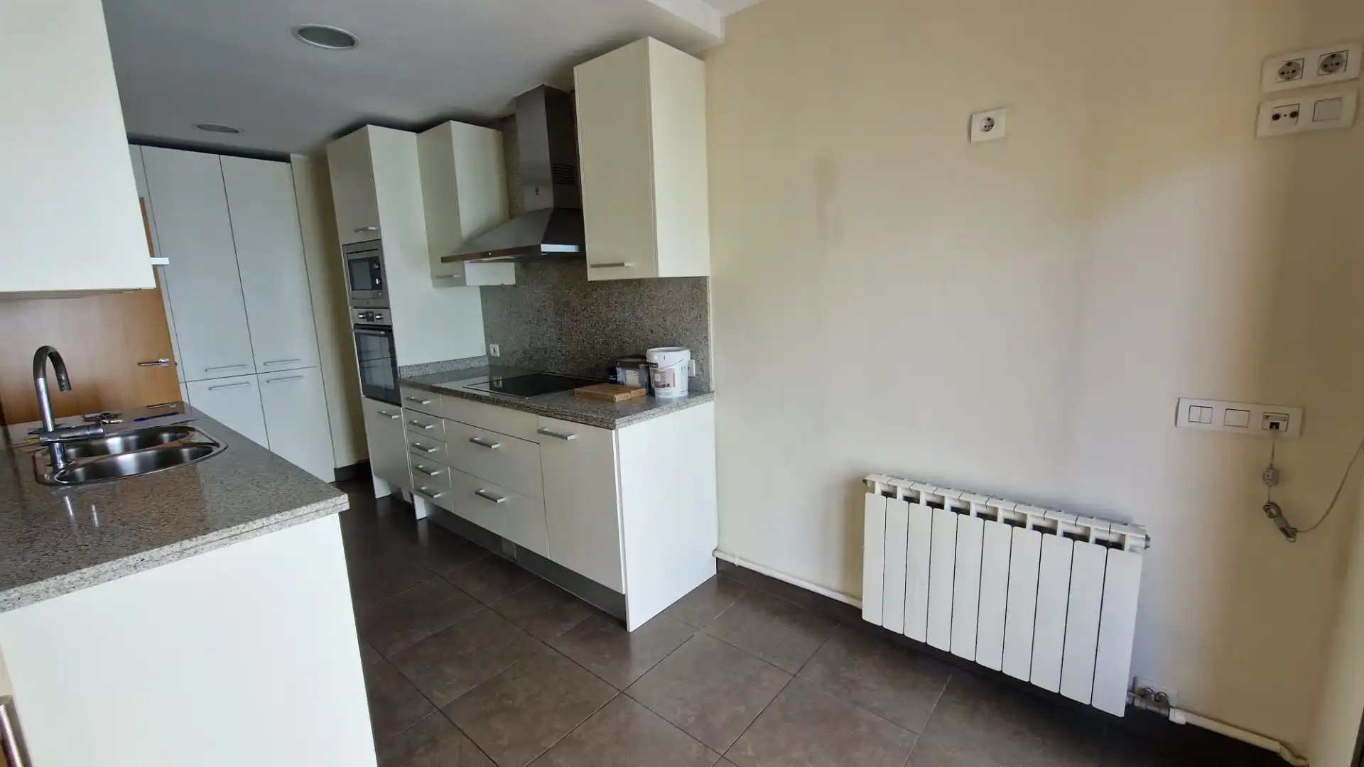 Kitchen of Flat for sale in Sant Cugat del Vallès  with Heating, Storage room and Oven