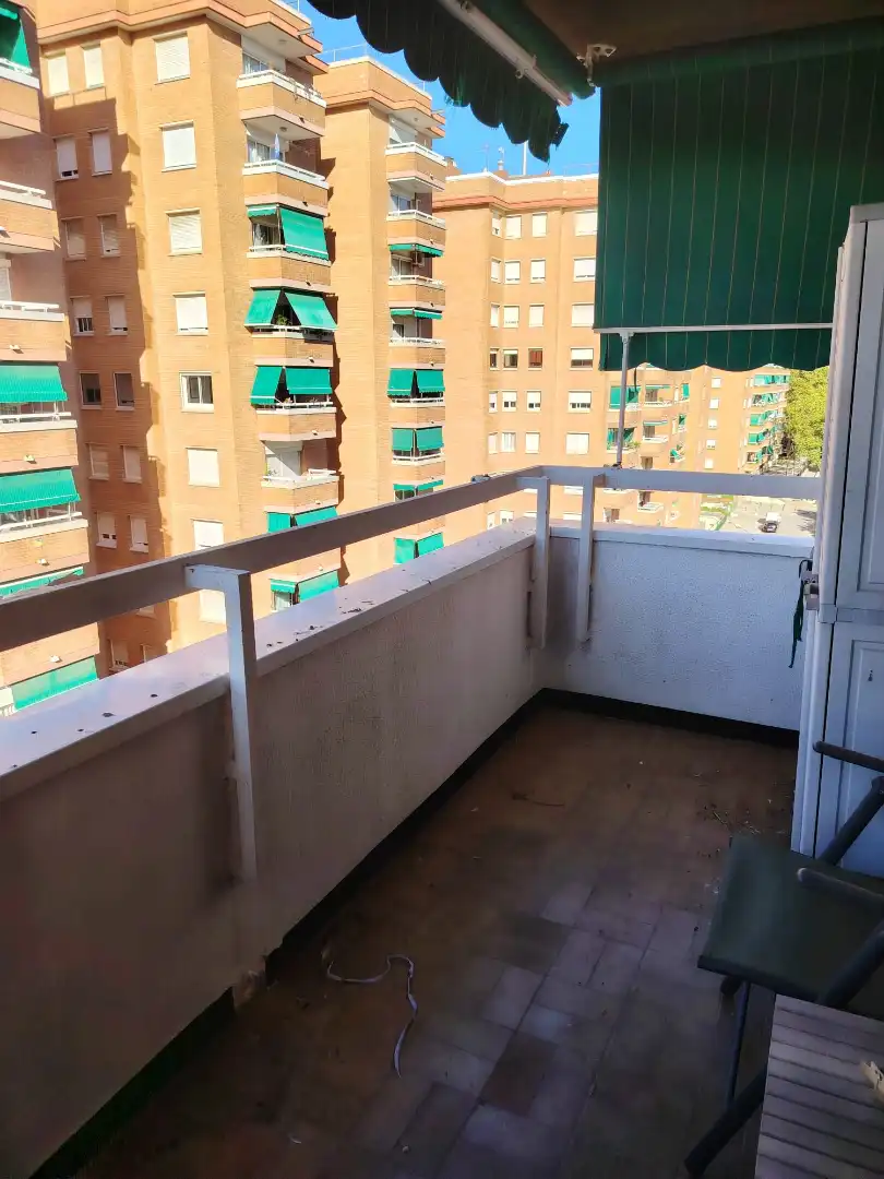 Piso con terraza en venta en Salut - Lloreda, imagen 4