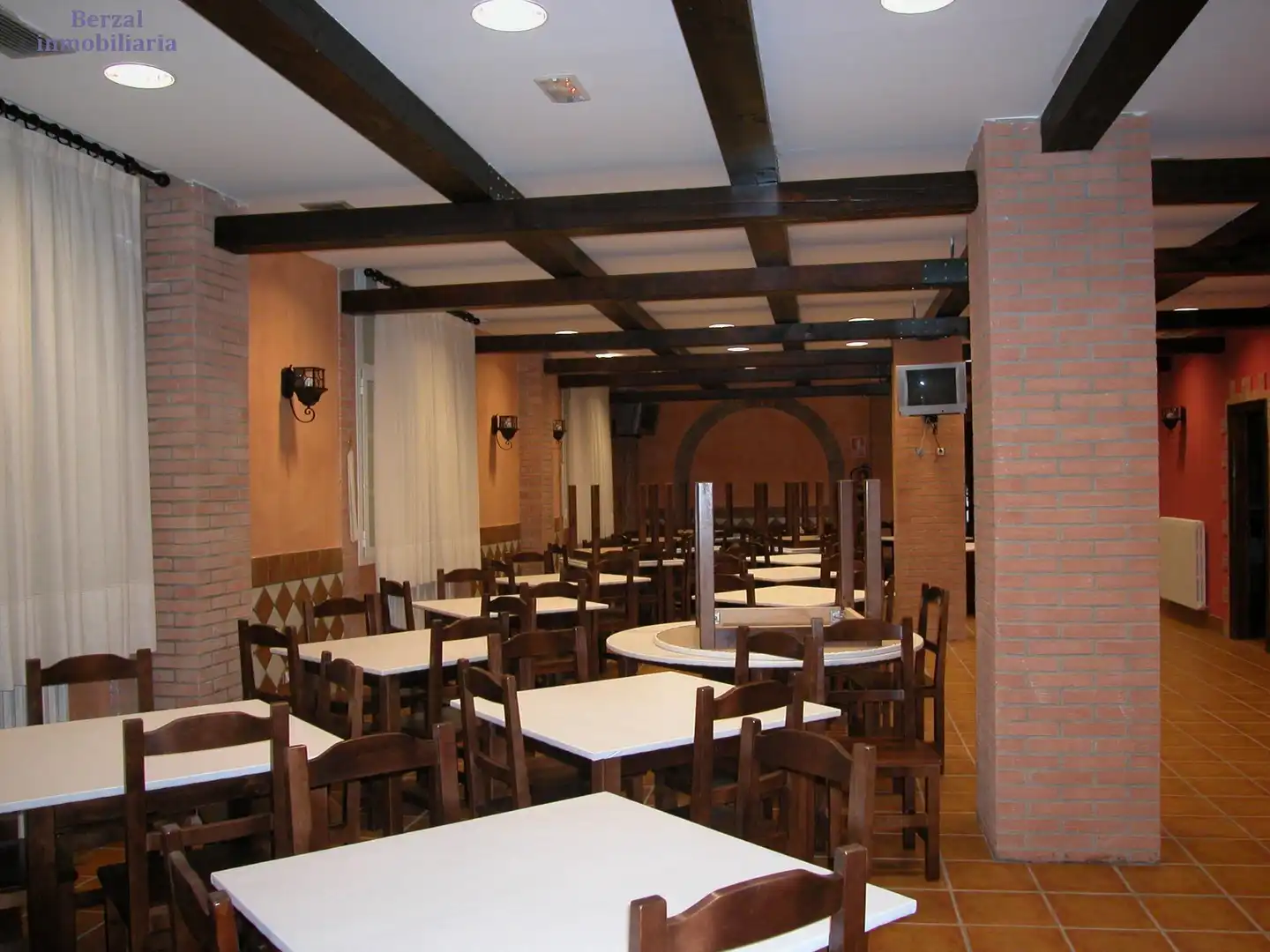 Commercial properties for sale in Galilea  with Air Conditioner and Furnished