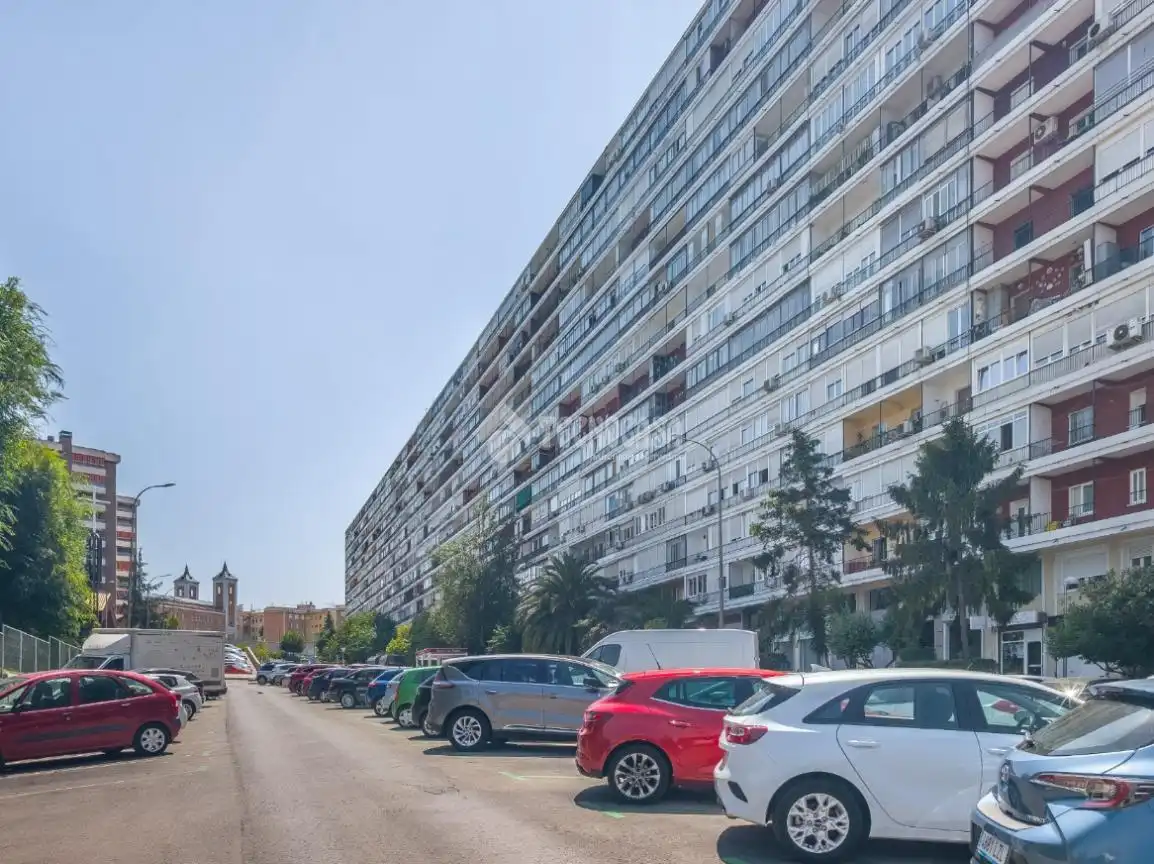 Parking de Estudio en venta en Madrid con Calefacción