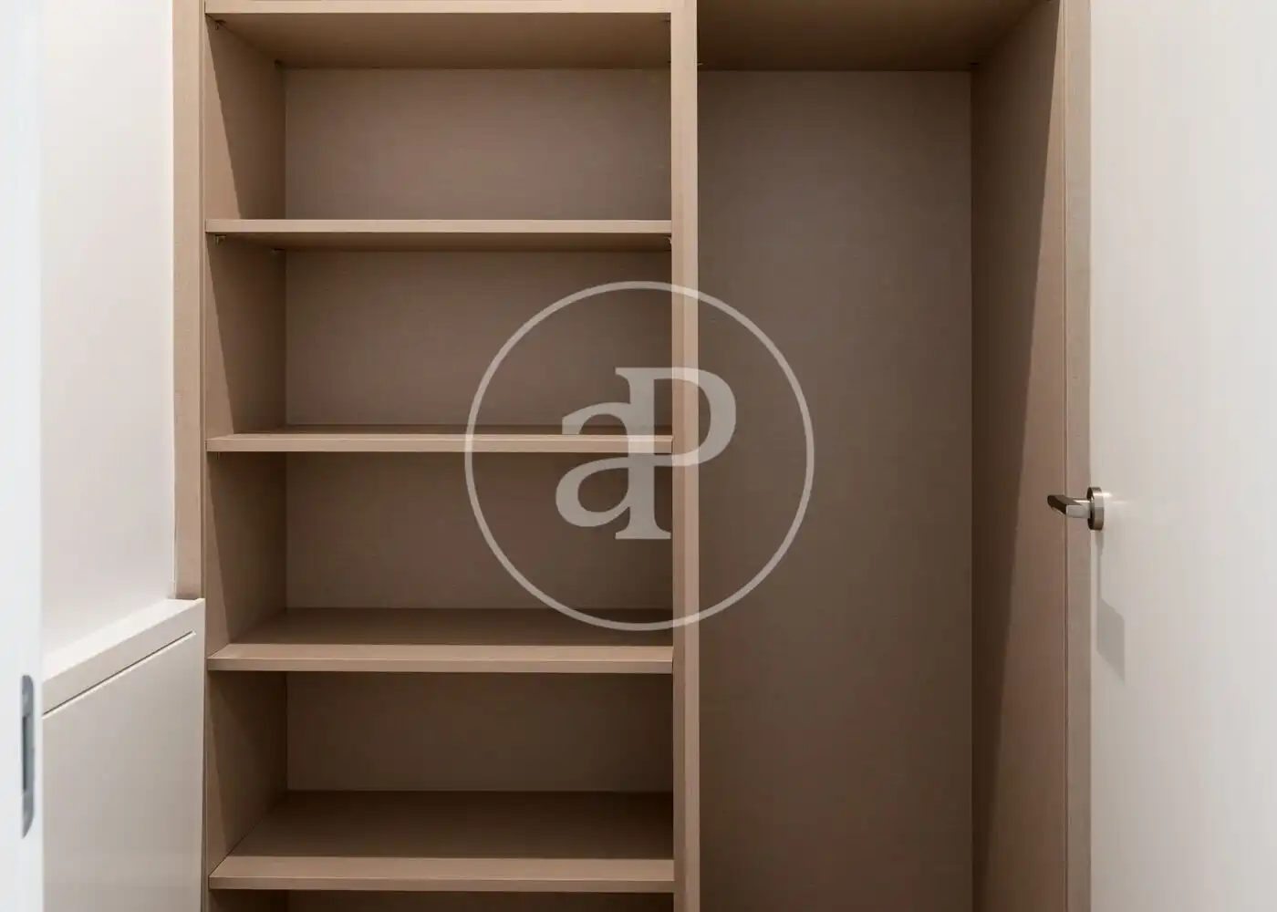 Habitación de Piso en venta en Madrid con Aire acondicionado y Calefacción