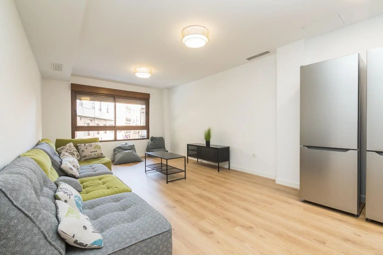 Wohnzimmer von Wohnung zur untervermieten in Elche / Elx mit Möbliert und Balkon