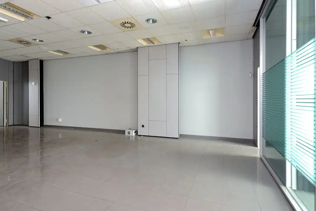 Business premises to rent in C/ Palacio Valdés, imagen 3
