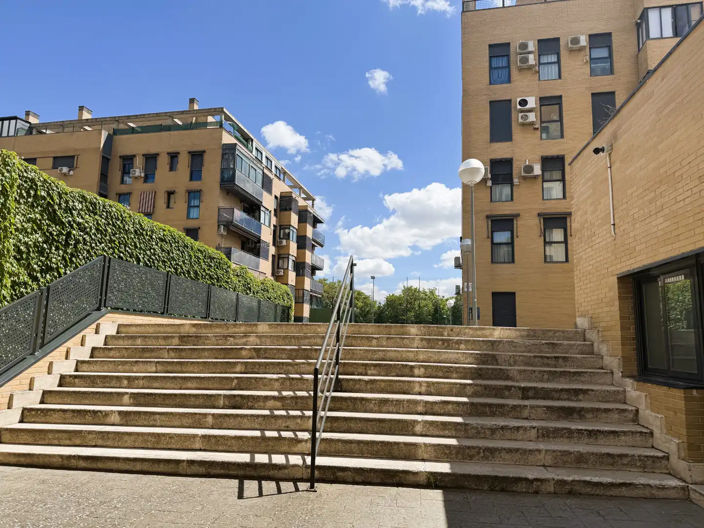 Vista exterior de Piso en venta en Valdemoro con Aire acondicionado, Calefacción y Trastero