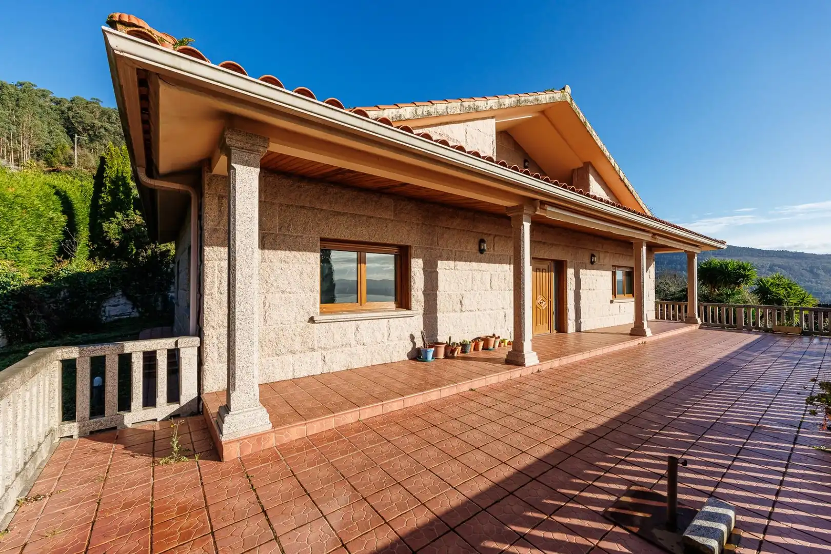 Außenansicht von Haus oder Chalet zum Verkauf in Moaña mit Heizung, Abstellraum und Balkon