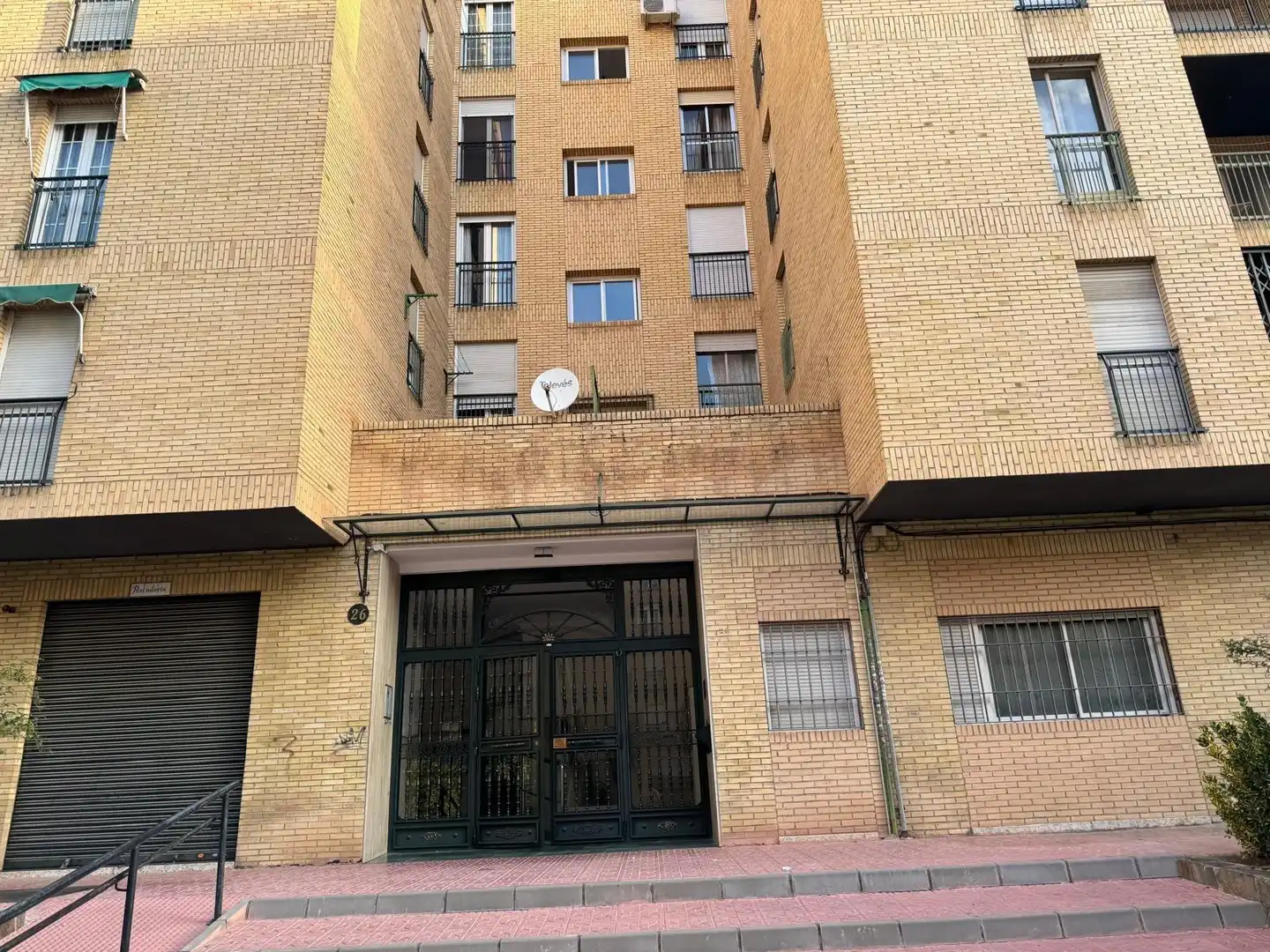 Exterior view of Flat for rent in Granada  with Heating, Terrace and Furnished