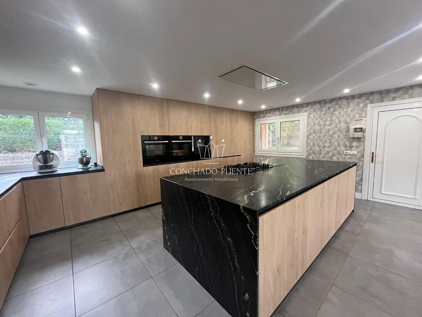 Cocina de Casa o chalet en venta en Sada (A Coruña) con Jardín privado