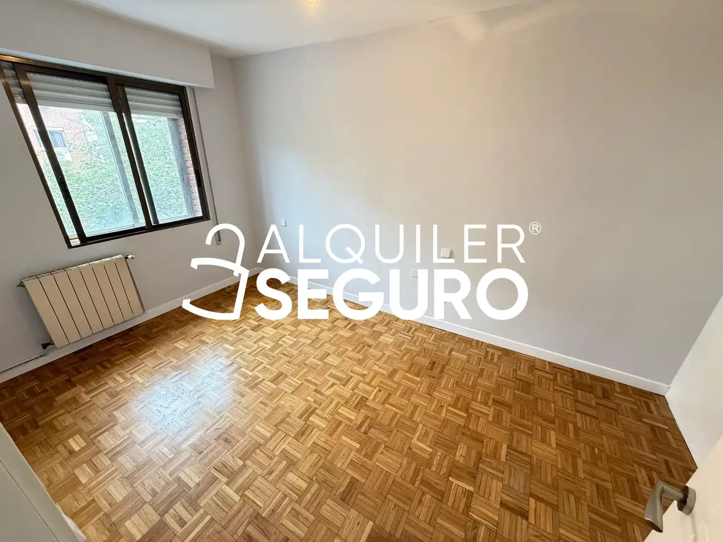 Schlafzimmer von Wohnung zur Miete in Madrid mit Klimaanlage, Heizung und Terrasse