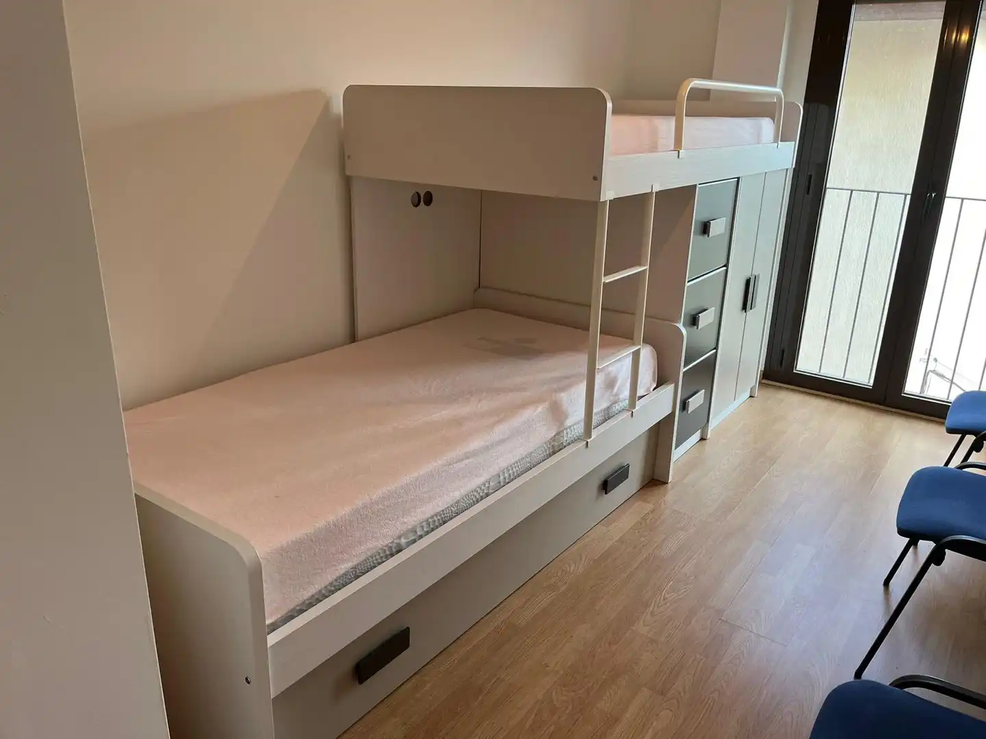 Dormitori de Apartament en venda en Gúdar amb Moblat