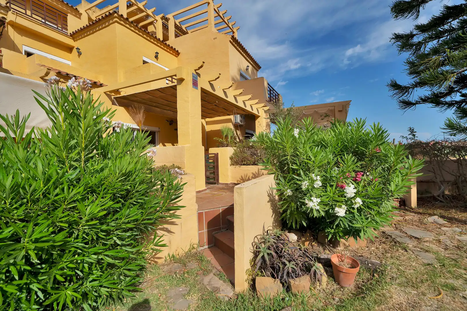 Jardín de Casa adosada en venta en Estepona con Aire acondicionado, Calefacción y Jardín privado