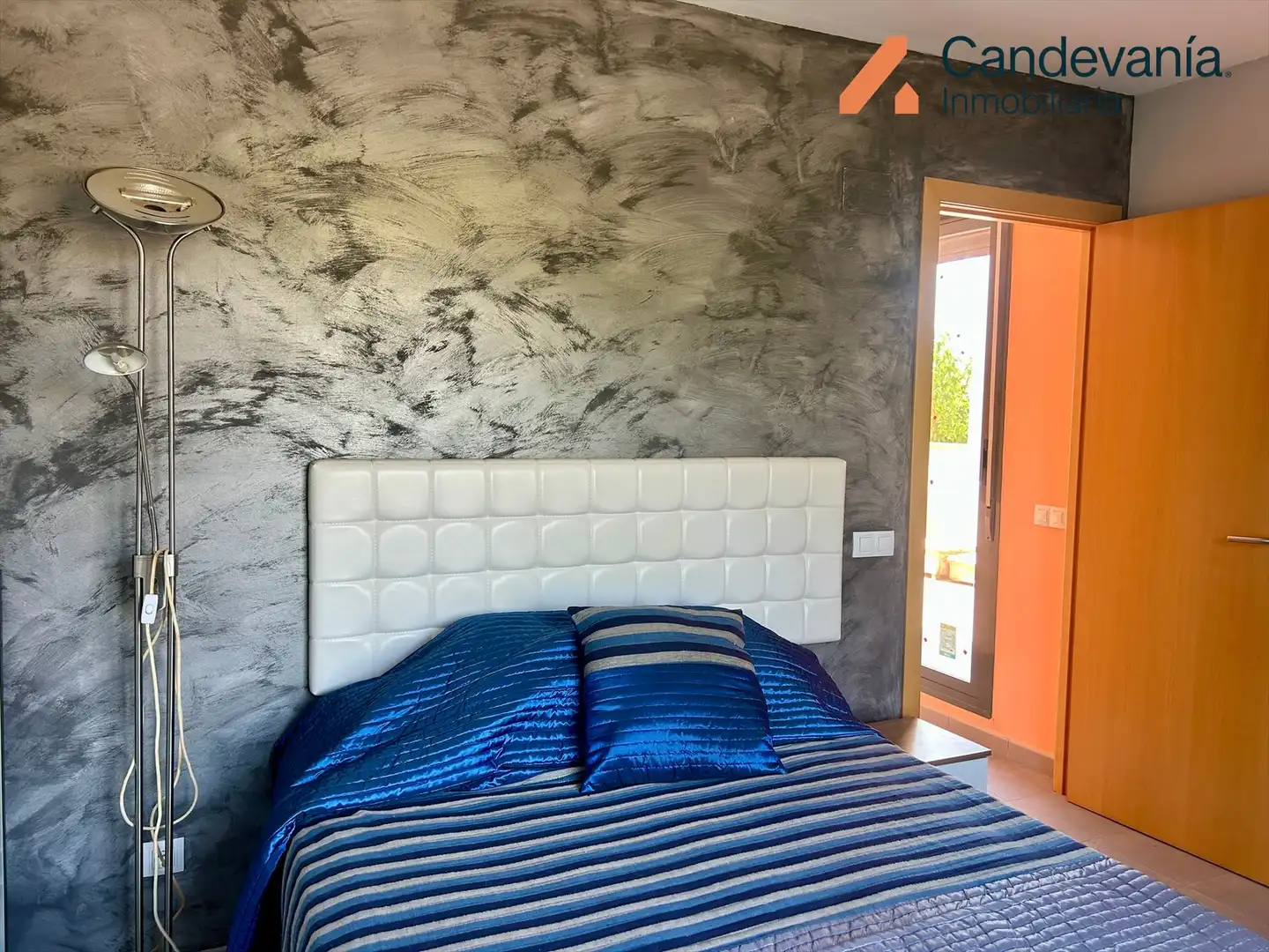 Dormitori de Casa adosada en venda en San Mateo de Gállego amb Aire condicionat, Calefacció i Jardí privat