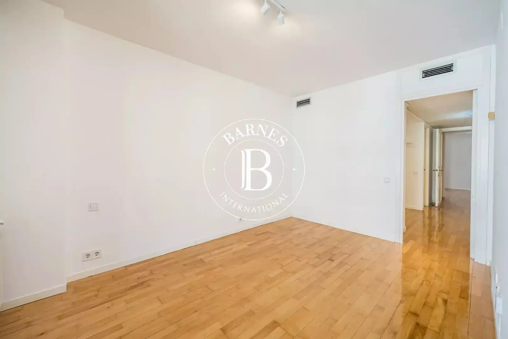 Exterior view of Flat for rent in Madrid  with Air Conditioner, Heating and Private garden