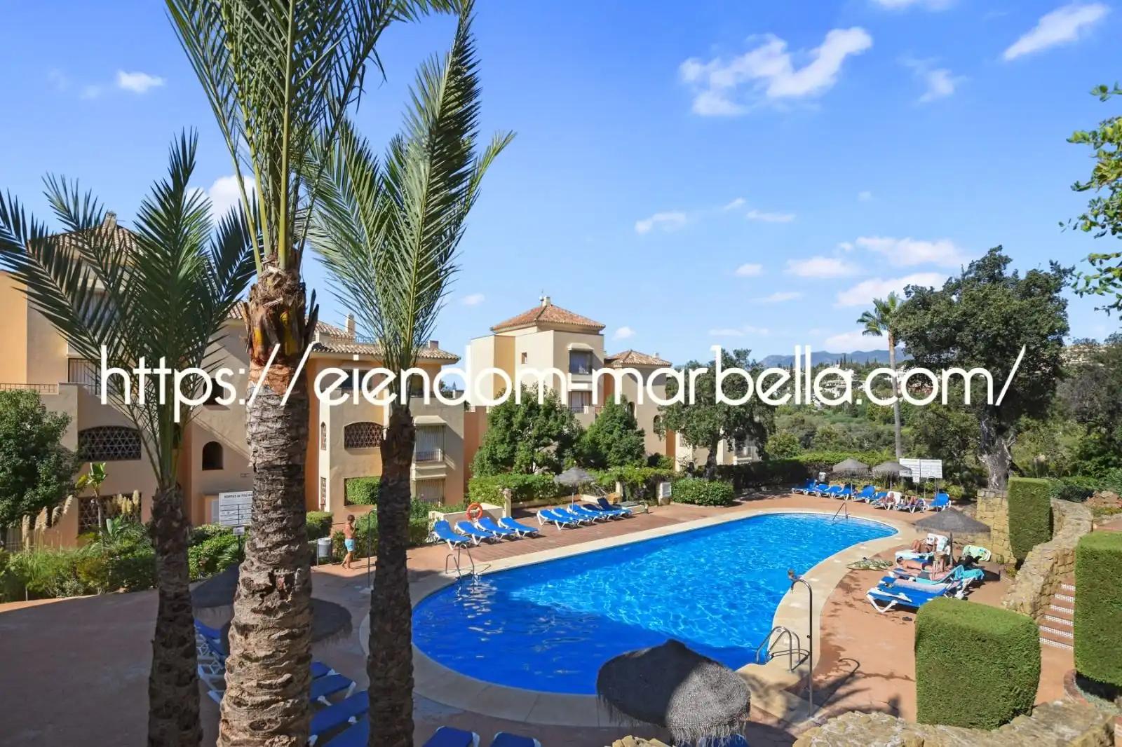 Piscina de Apartamento en venta en Marbella con Aire acondicionado, Calefacción y Terraza